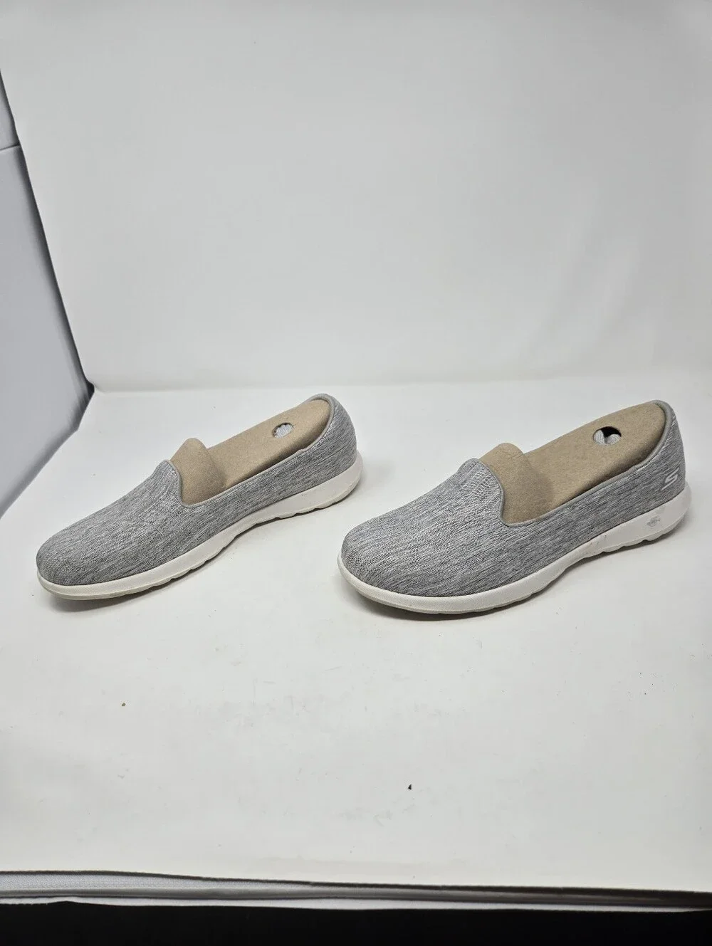 Sketchers On The Go Go Walk Lite Grey Pull On Walking Shoes Used Size 9.5